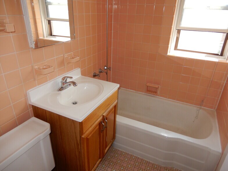 Building Photo - 1508 N Harlem Ave