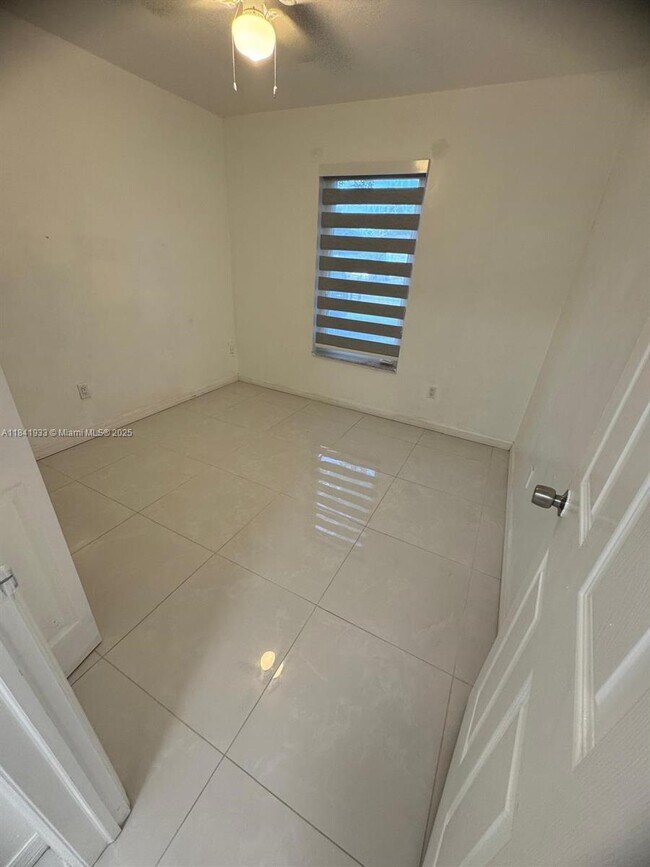 Building Photo - 26680 SW 125th Ave