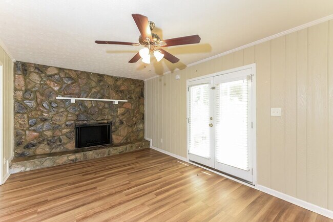 Building Photo - 1072 Martin Nash Rd SW
