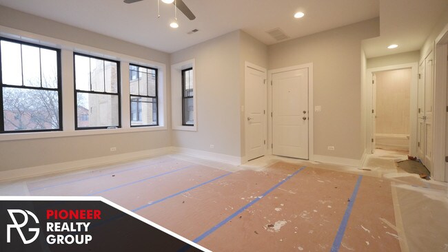 Primary Photo - 2233 W Division St