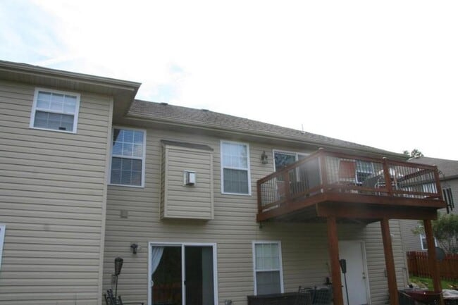 Building Photo - Beautiful single family home located in a quiet cul-de-sac