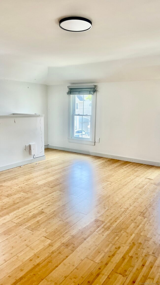 Building Photo - 18A Melba St