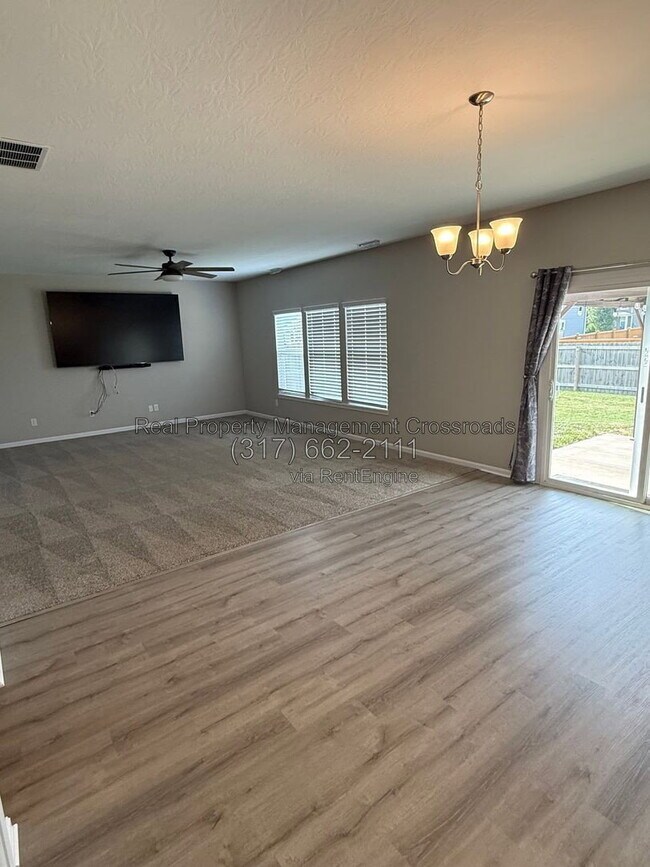 Building Photo - 5509 W Woodhaven Dr
