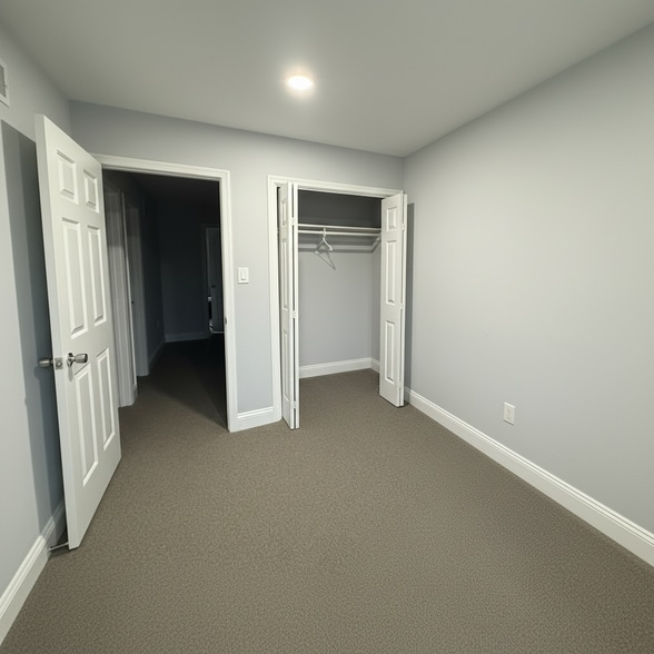 Building Photo - 126 E Hammaker St