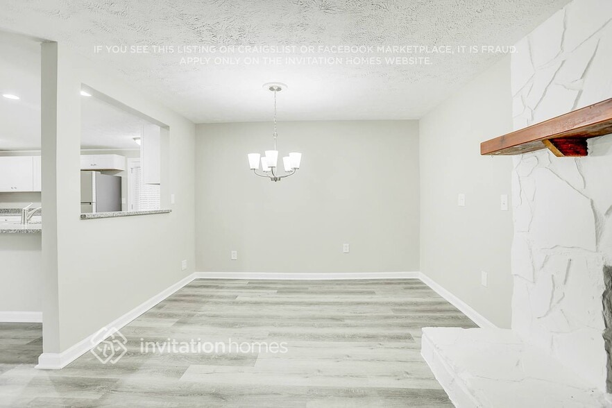 Building Photo - 4930 Springbrook Dr