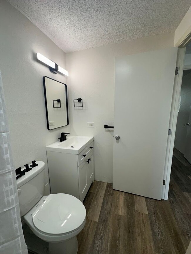 Building Photo - Waikiki Aloha Lani NEWLY RENOVATED 1 bed, ...