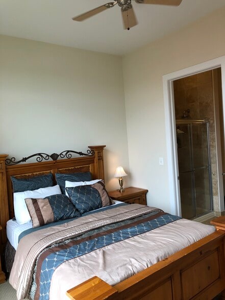 Second Bedroom and view of 2nd Bathroom Door - 2200 N Westmoreland St