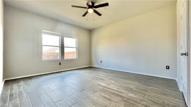 Building Photo - 5913 Shanjia Dr