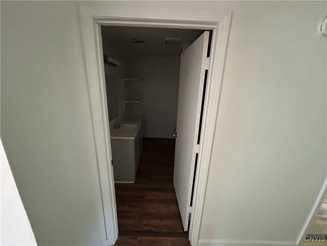 Building Photo - 281 US-11