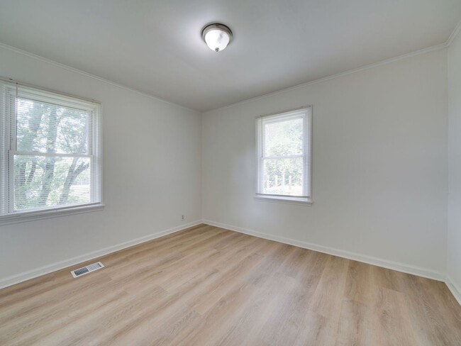 Building Photo - 139 Darnell Pl