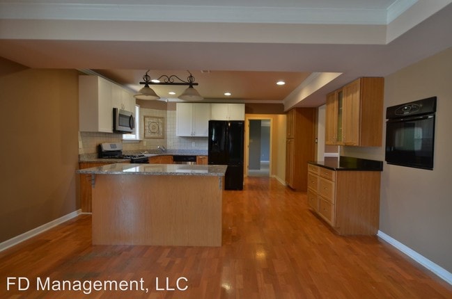 Building Photo - 4 br, 2.5 bath House - 92 Forrest Road
