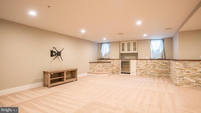 Building Photo - 108 Barefield Ln