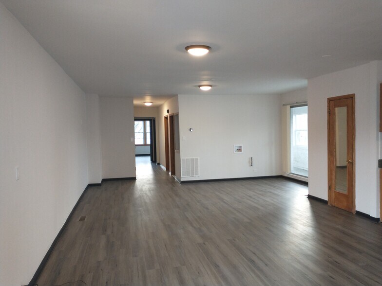 Building Photo - 2516 W Pratt Blvd