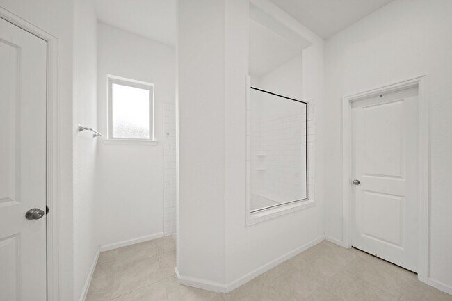 Building Photo - 9405 Vis Fls Trce