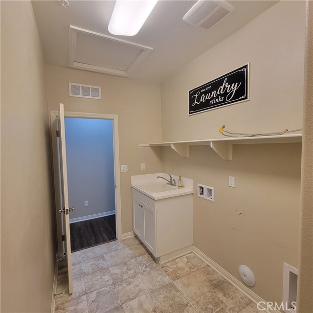 Building Photo - 27951 Mead Ct