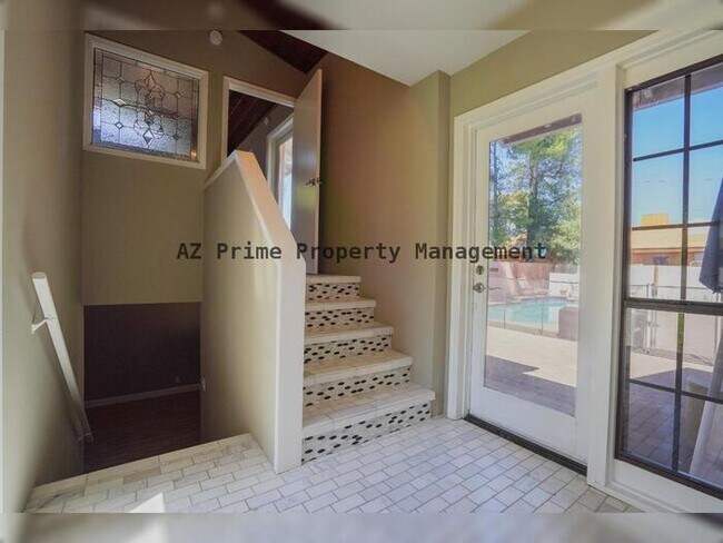 Building Photo - 6521 N 11th Ave