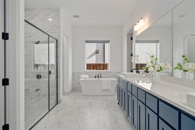 Building Photo - 10375 Great Days Dr