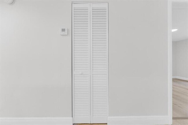 Building Photo - 1256 S Military Trail