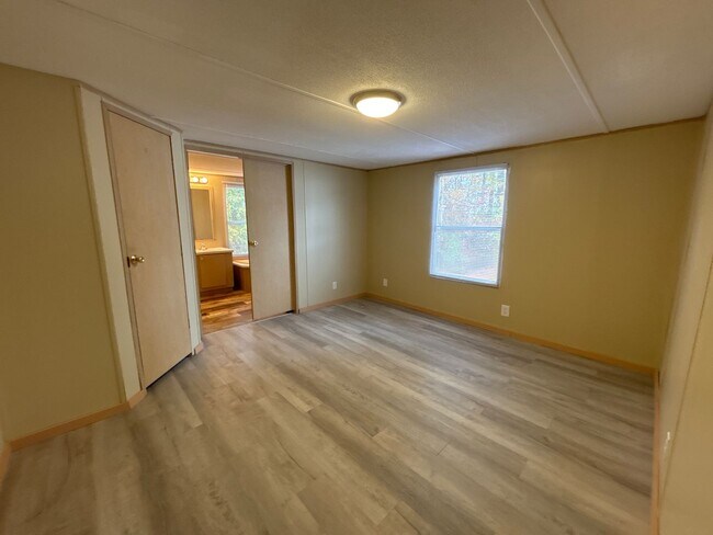 Building Photo - 50 Craft Ln