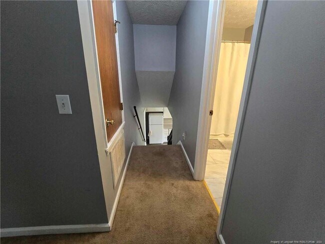 Building Photo - Conveniently located 3 bedroom!