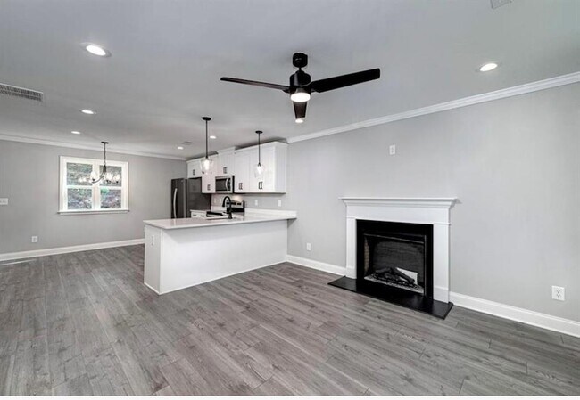 Building Photo - 6290 Akins Way