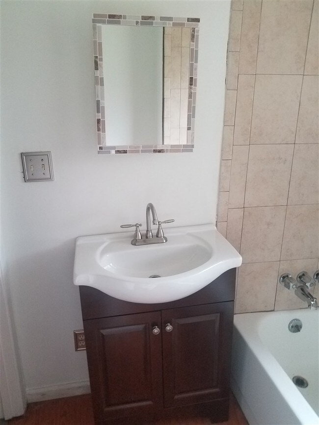 Building Photo - 65 Noble Rd