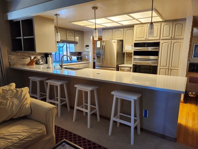Building Photo - Beautiful FULLY FURNISHED Single Level 4/2 Home in South West Reno