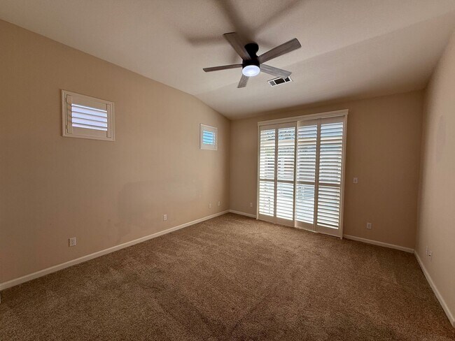 Building Photo - Single story home located in desirable northwest Modesto neighborhood!