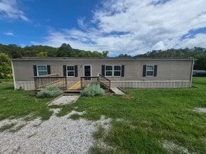 Building Photo - Heiskell 37754 - 3 bedroom, 2 bath home - Call Lisa Vineyard (865) 216-9334