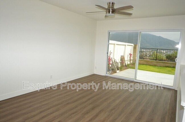 Building Photo - 5190 Laurel Park Dr