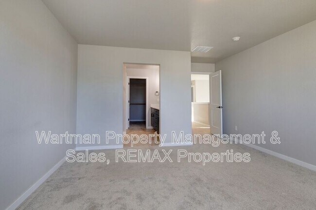 Building Photo - 462 Blanket Flower St