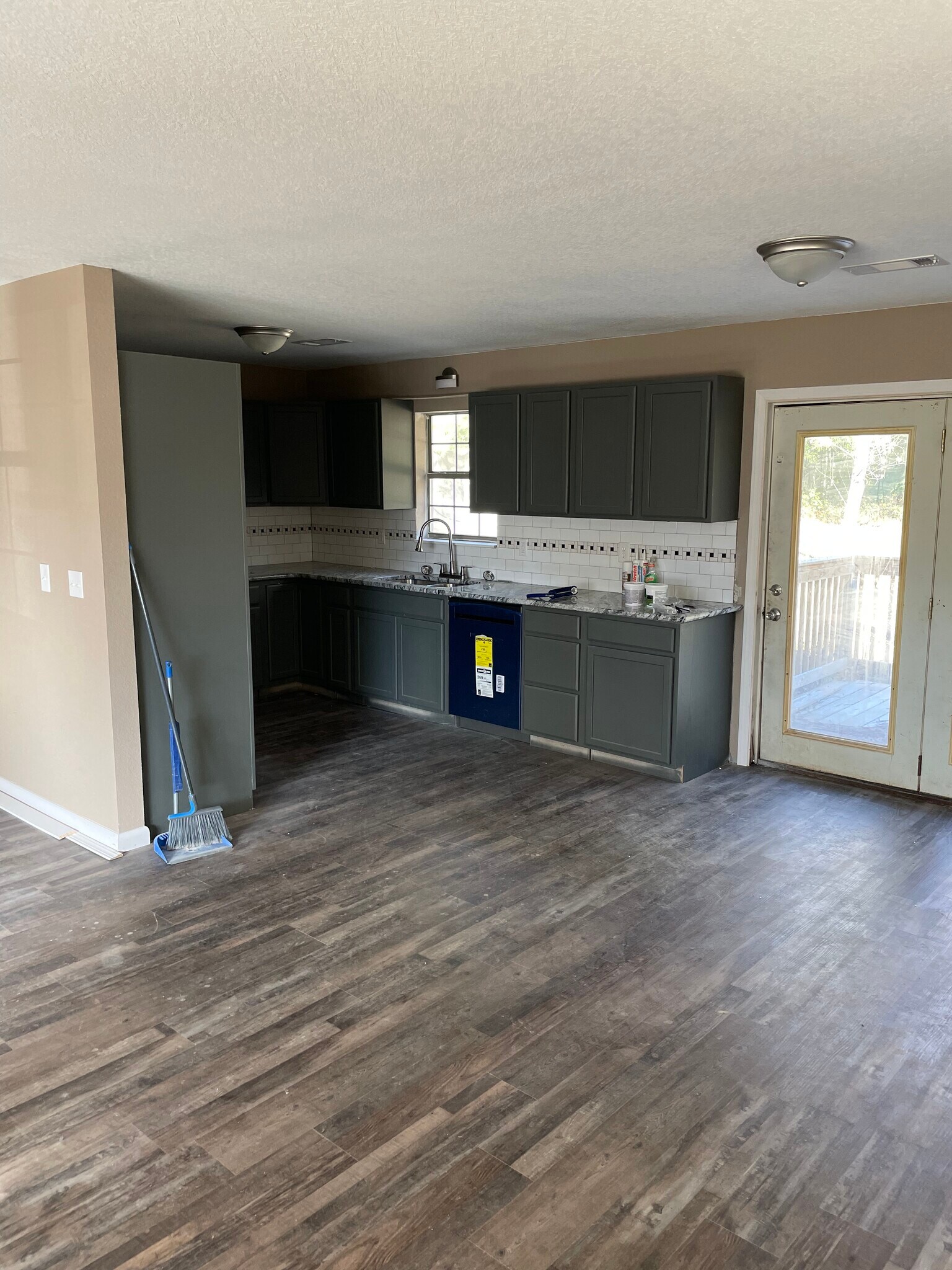 Building Photo - 272 Harp Loop