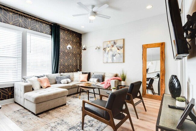 Building Photo - 1112 Harmony Way