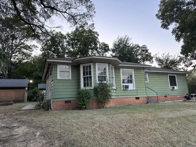 Building Photo - 519 Grand Ave