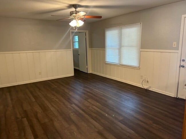 Building Photo - Beautiful home located in Robinson Texas