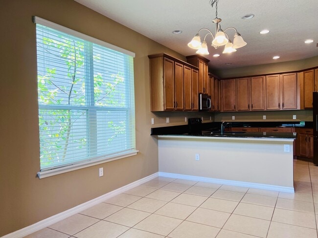 Building Photo - 537 Red Rose Ln