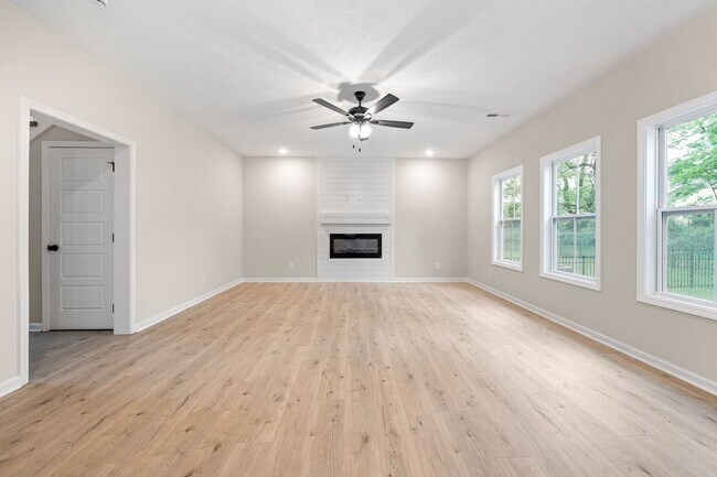 Building Photo - 217 Wesson Dr