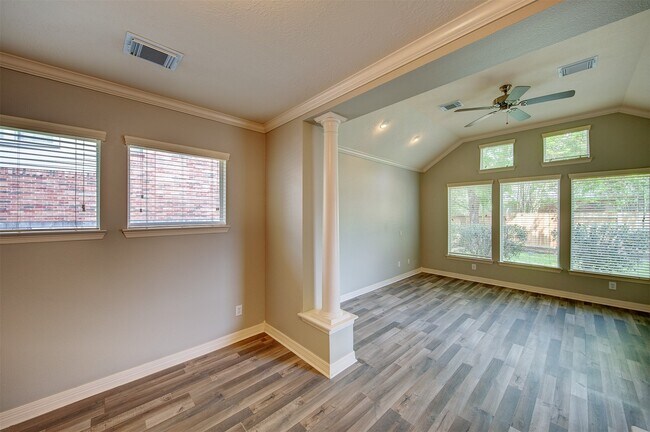 Building Photo - 3430 Queensburg Ln