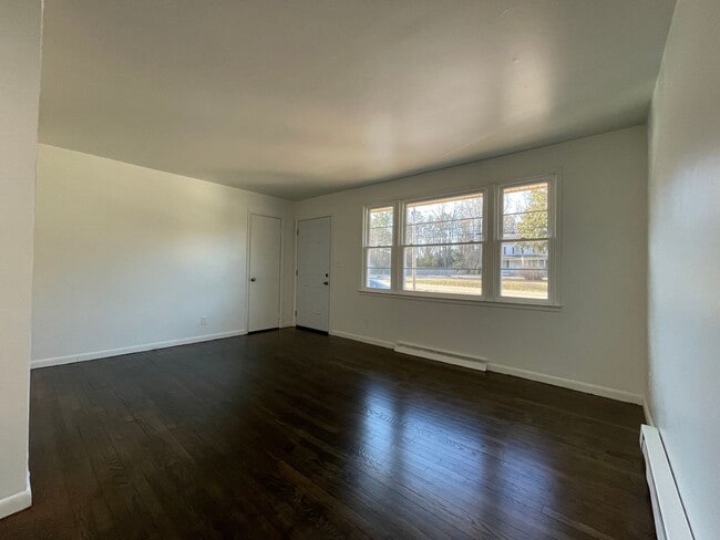 Building Photo - Two bedroom Duplex