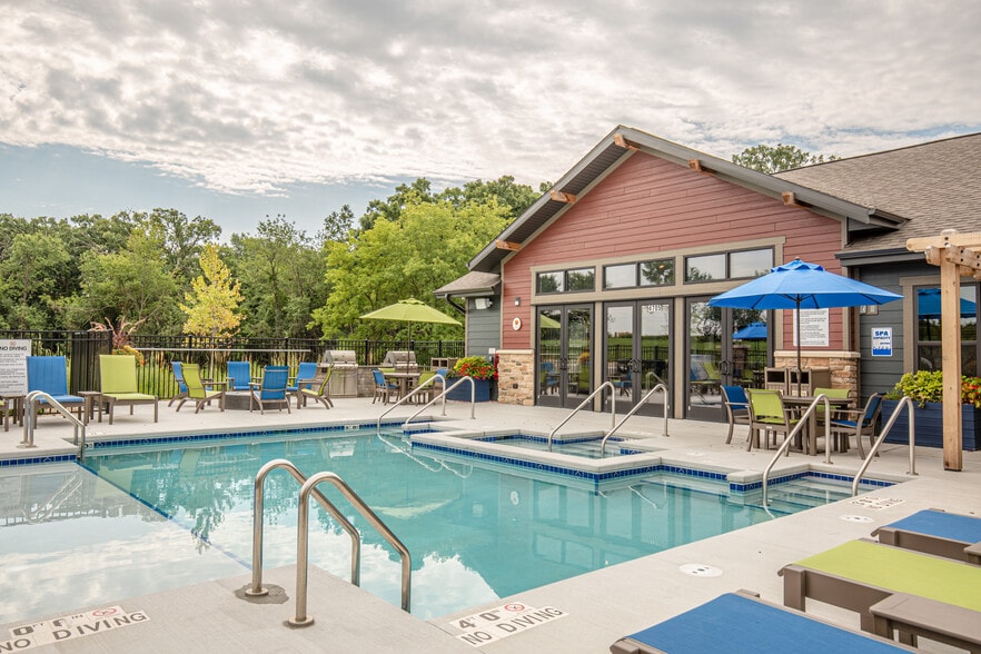 Clubhouse & Pool - Hidden Creek 1 Residences