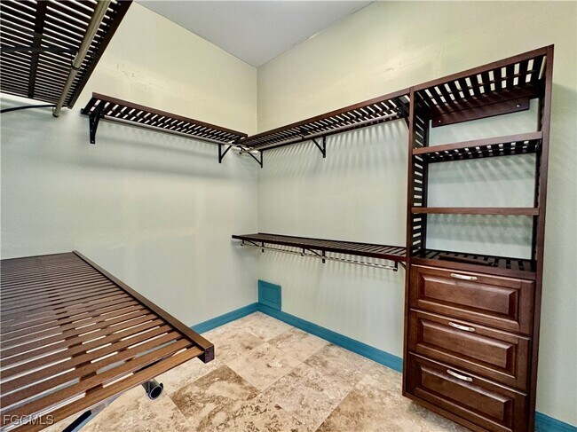 Building Photo - 14370 McGregor Blvd