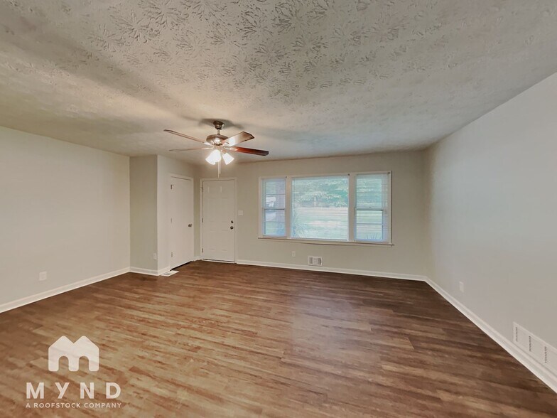 Building Photo - 6581 Fielder Rd
