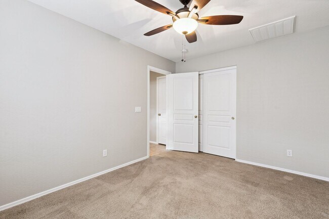 Building Photo - 3 Bed, 2 Bath Home in Power Ranch Subdivis...