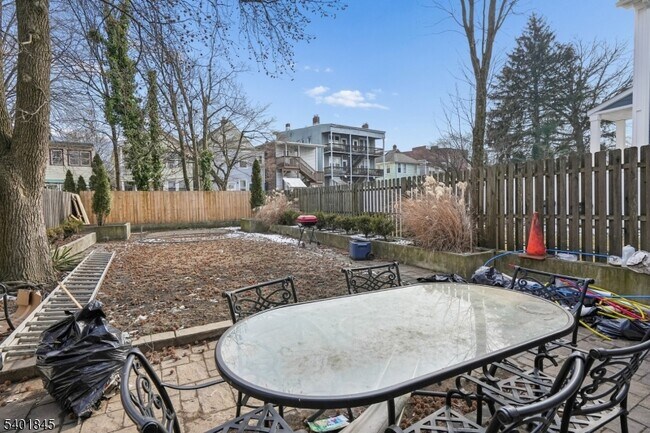 Building Photo - 9 Wheeler St