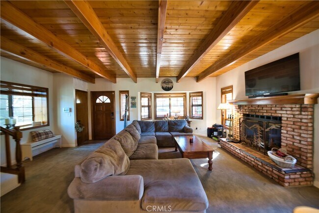 Building Photo - 31644 Christmas Tree Ln