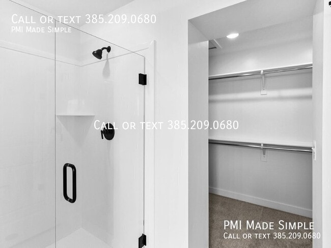 Building Photo - 4935 N Willowbank Dr