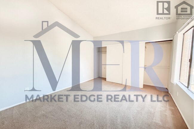 Building Photo - 2Bed/1Bath Condo at Peoria/53rd Ave! $1799...