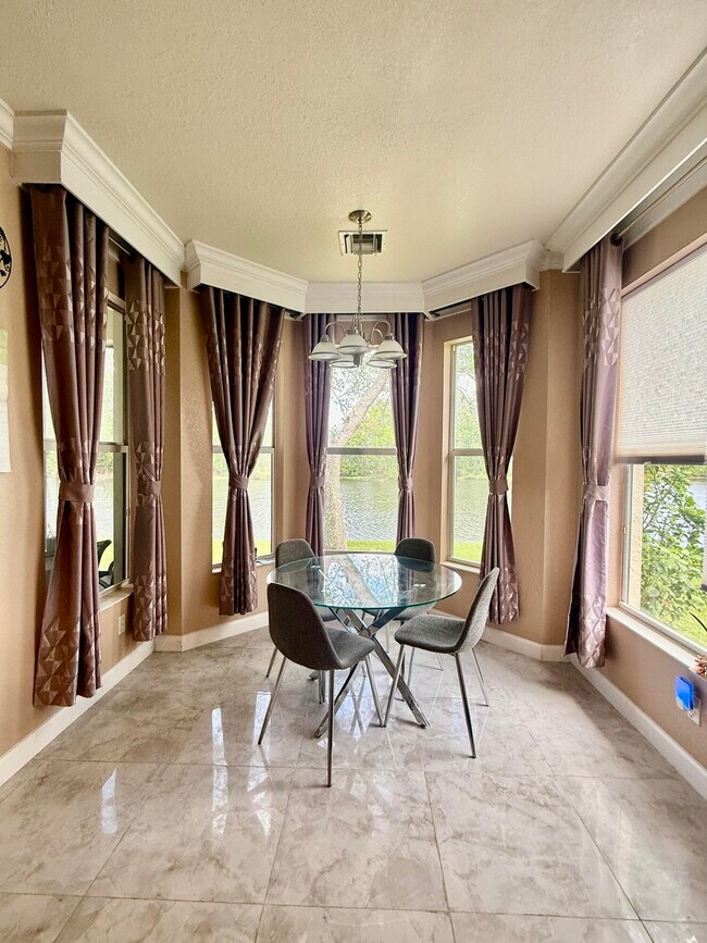 Building Photo - 1763 SW Newport Cir