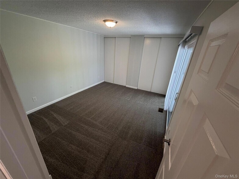 Building Photo - 232 Springmeadow Dr