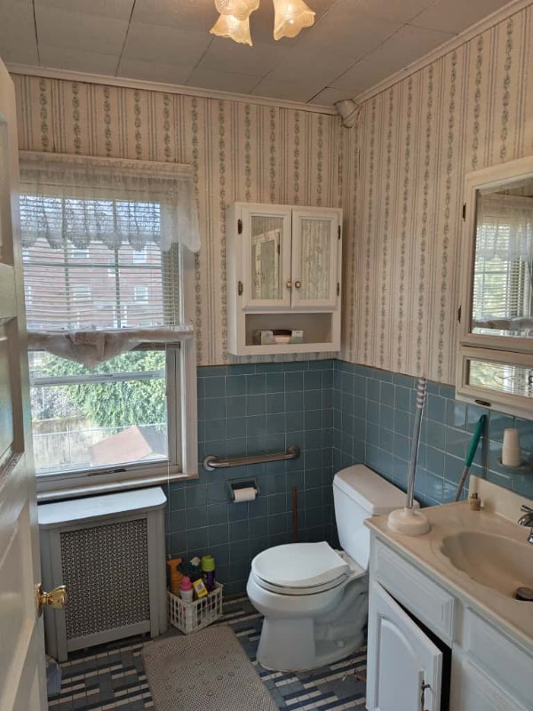 Building Photo - 411 Brook St